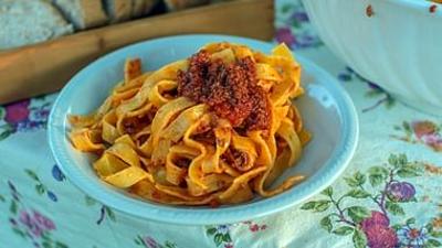 Zu Tisch: Bologna