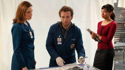 Bones - Die Knochenjägerin: Staffel 4 Folge 24 Der Biber in einem Otter