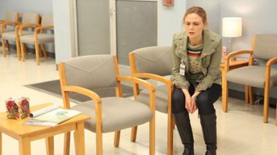 Bones - Die Knochenjägerin: Bones und Booth in einem Bild der Zerstörung