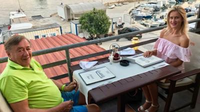 Die Lugners: Mit Mörtel in Venedig (1)