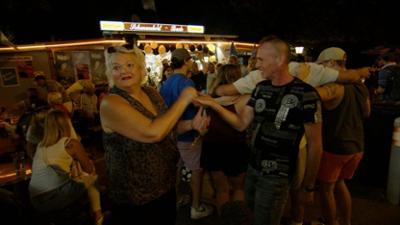 Donauinsel - Leiwand am Eiland: Sommer, Hitze, Kultfiguren: Die Donauinsel zeigt ihr wahres Gesicht