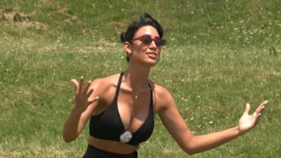 Forsthaus Rampensau: Manifestieren und Schläge kassieren