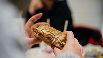 aktiv und gesund: Hungrig oder satt? Stummer Herzinfarkt Magen-Hilfen