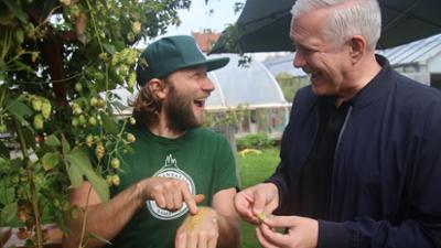 Aufgegabelt von Alexander Herrmann: Hopfenkraut und Brühpulver Aufgegabelt von Alexander Herrmann: Hopfenkraut und Brühpulver