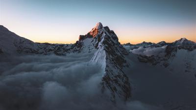 Bergauf-Bergab: Der alpine Jahresrückblick · Über Rettung und Rekorde am Berg