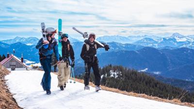 Bergauf-Bergab: Bergwinter vor der Haustür · Schneeschuh, Ski und Schanzen