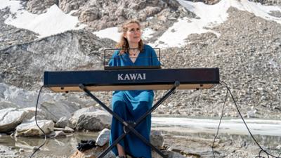 Bergauf-Bergab: Passionen · Gletscherkonzert und 125 Jahre Wetterstation Bergauf-Bergab: Passionen · Gletscherkonzert und 125 Jahre Wetterstation