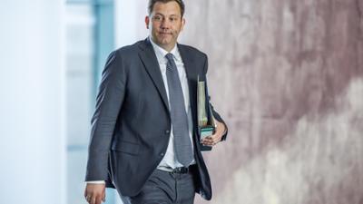 BR24: Steuerreform: Wer zahlt ab 2027 weniger Steuern, wer mehr?