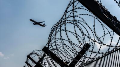 BR24: Neuer EU-Kurs in Asylpolitik: Abschiebezentren in Drittstaaten