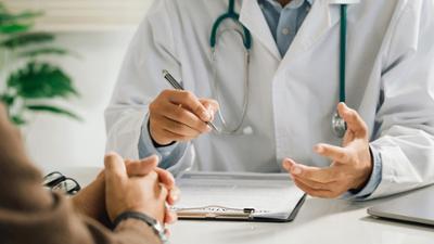 BR24: Termin beim Facharzt: Warum warten Kassenpatienten immer länger?