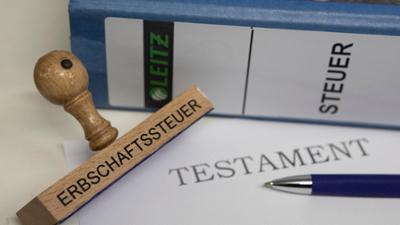 BR24: Verfassungsrichter prüfen: Kann Erben gerechter werden?