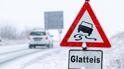 BR24: Schlitten statt Schule: Schnee sorgt für Chaos in Franken