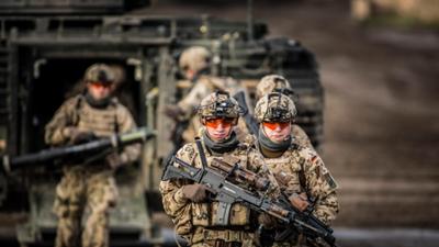 BR24: Neuer Wehrdienst – was erwartet junge Männer und Frauen? BR24: Neuer Wehrdienst – was erwartet junge Männer und Frauen?