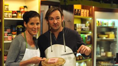 Dahoam is Dahoam: Um die Wurst · 27.11.12 Folge 1032