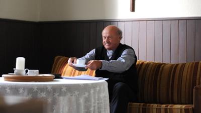 Dahoam is Dahoam: Sofaschwund · 11.07.12 Folge 954 Dahoam is Dahoam: Sofaschwund · 11.07.12 Folge 954