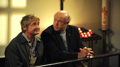 Dahoam is Dahoam: Alle Heiligen · 11.10.12 Folge 1007 Dahoam is Dahoam: Alle Heiligen · 11.10.12 Folge 1007