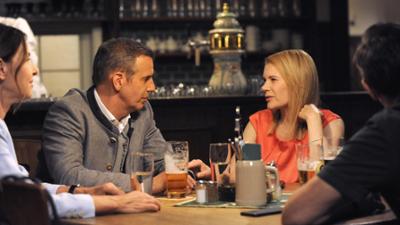 Dahoam is Dahoam: Keine Rückendeckung · 22.10.25 Folge 3633 Dahoam is Dahoam: Keine Rückendeckung · 22.10.25 Folge 3633
