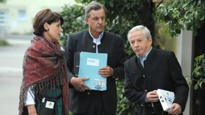 Dahoam is Dahoam: Ein stiller Verehrer · 08.11.12 Folge 1022 Dahoam is Dahoam: Ein stiller Verehrer · 08.11.12 Folge 1022