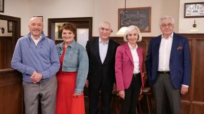 Der Sonntags-Stammtisch: Mit Gayle Tufts und Theo Waigel