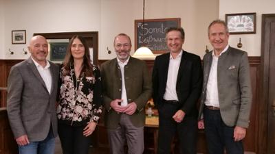 Der Sonntags-Stammtisch: Bayerisch - Bissig - Bunt