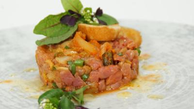 Einfach.Gut.Bachmeier: Kalbstatar, Zander und gratinierte Himbeeren