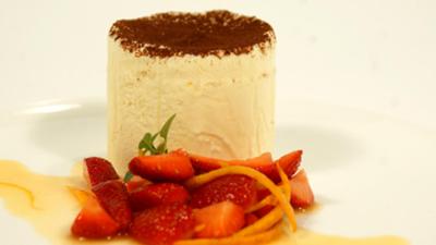 Einfach.Gut.Bachmeier: Rote-Bete-Hummus, Saibling und Orangenlikör-Parfait