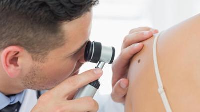 Gesundheit!: Hautkrebsscreening, Trigeminusneuralgie, Padel, Kicken trotz Diabetes