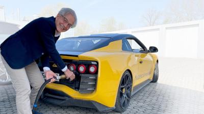 Kontrovers: E-Auto Revolution? Tanken statt laden