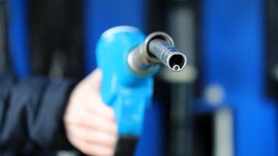 Kontrovers: Spritpreise, Raubkunst und mehr