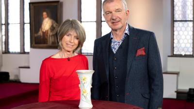 Kunst + Krempel: Frühlingsrelief in Weiß · Meissner Porzellan und mehr