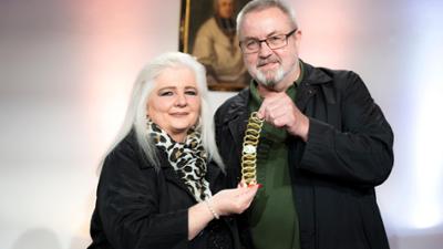 Kunst + Krempel: Piaget-Uhr aus Gold mit Liz-Taylor-Flair · Schmuck und mehr