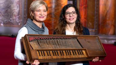 Kunst + Krempel: Klang der Vergangenheit · Tasteninstrument und mehr