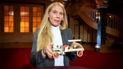 Kunst + Krempel: Geheimnisvoller Bierlaster · Spielzeug und mehr