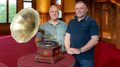 Kunst + Krempel: His Master's Voice-Grammophon · Musikinstrumente und mehr