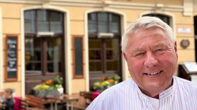 Lebenslinien: Dietmar Holzapfel · Vom Lehrer zum queeren Szene-Wirt