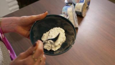 mehr/wert: Trinkwasser, Frischkäse, Reiseplattform, Hängematten mehr/wert: Trinkwasser, Frischkäse, Reiseplattform, Hängematten