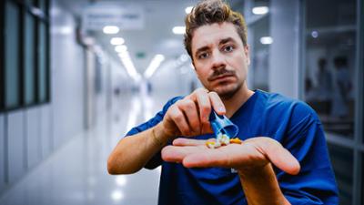 PULS Reportage: Arbeiten in der Suchtklinik PULS Reportage: Arbeiten in der Suchtklinik