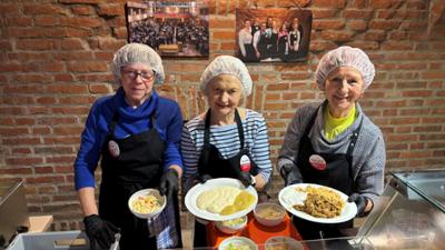 STATIONEN: Sparen, Sorgen, Solidarität · Wer fängt auf?