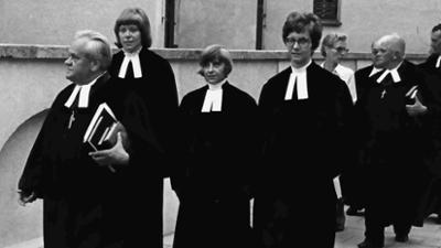 STATIONEN: Trotz Widerstand · Frauen machen Kirche