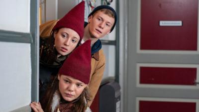 Tinka und die Königsspiele: Tag 15 · Zurück in die Internatsschule (S02/E15)