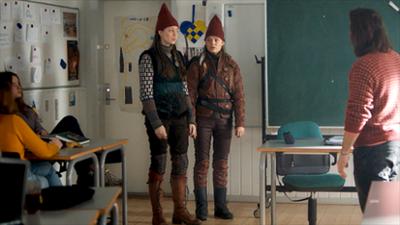 Tinka und die Königsspiele: Tag 16 · Schwert und Feder (S02/E16)