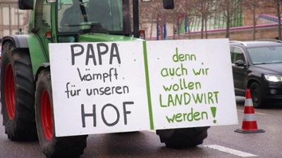 Unser Land: Aufstand mit Trecker - Bauern, Frust und grüne Kreuze