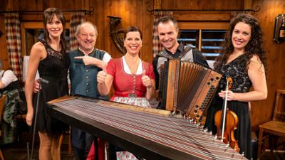 Wirtshausmusikanten beim Hirzinger: Mit Bast Scho, Kapelle Massanari, Cordes Y Butons, Haager Viergesang u. a.