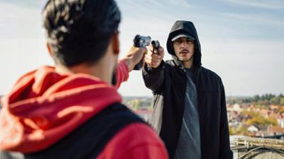 Asbest 2: Folge 2: Wer Para macht ist King