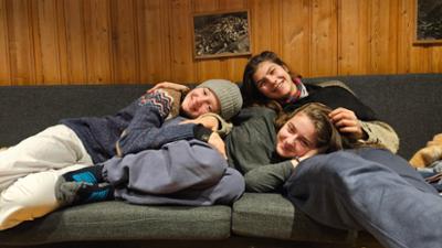 Das Camp in der Wildnis: Explosiver Eintopf (S01/E13)