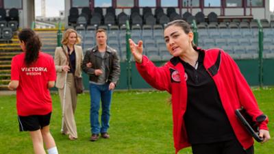 Die Heiland - Wir sind Anwalt: Folge 46: Doppelsechs