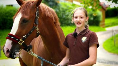 HipHorses - Du und Dein Pferd: Larissa und Dressur-Pony Checker Jack (2) HipHorses - Du und Dein Pferd: Larissa und Dressur-Pony Checker Jack (2)