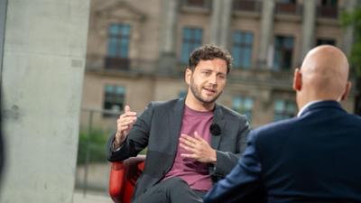 phoenix plus: ARD-Sommerinterview: Felix Banaszak