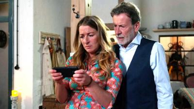 Rote Rosen: Carla taucht ab (4264) Do, 18.12.