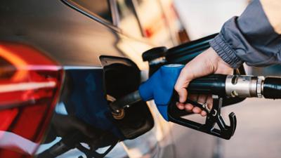 Wirtschaft vor acht: Sprit bleibt teuer